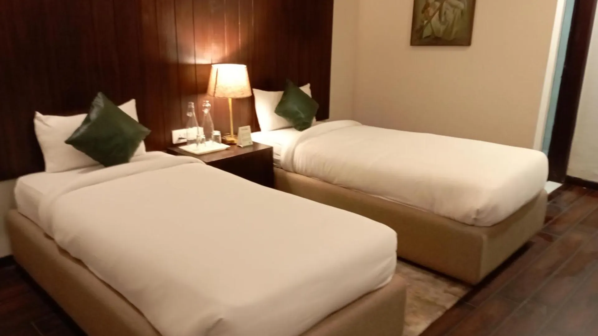 Woodsmoke Retreat Hotel Shimla Resort