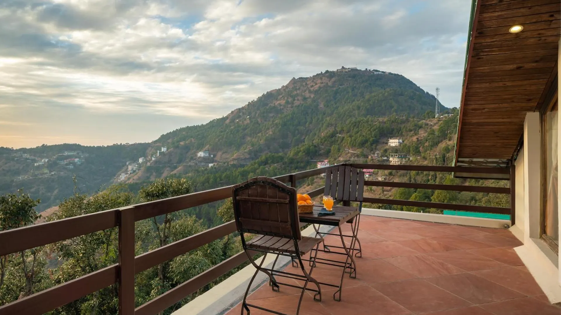 Woodsmoke Retreat Hotel Shimla 4*,  India